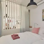 Luxury - Family Friendly - Central - Cozy- Balcony