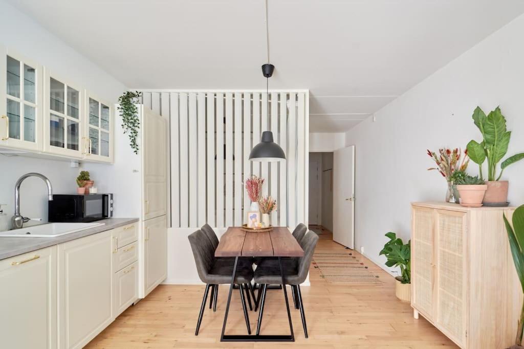 Luxury - Family Friendly - - Cozy- Balcony Copenhague