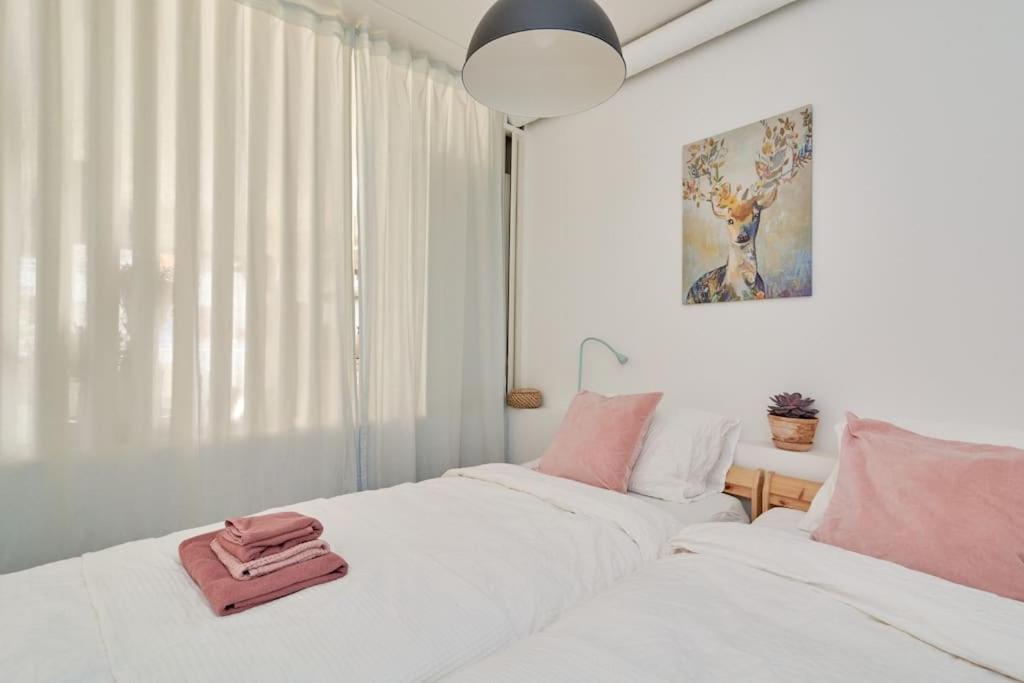 Luxury - Family Friendly - - Cozy- Balcony