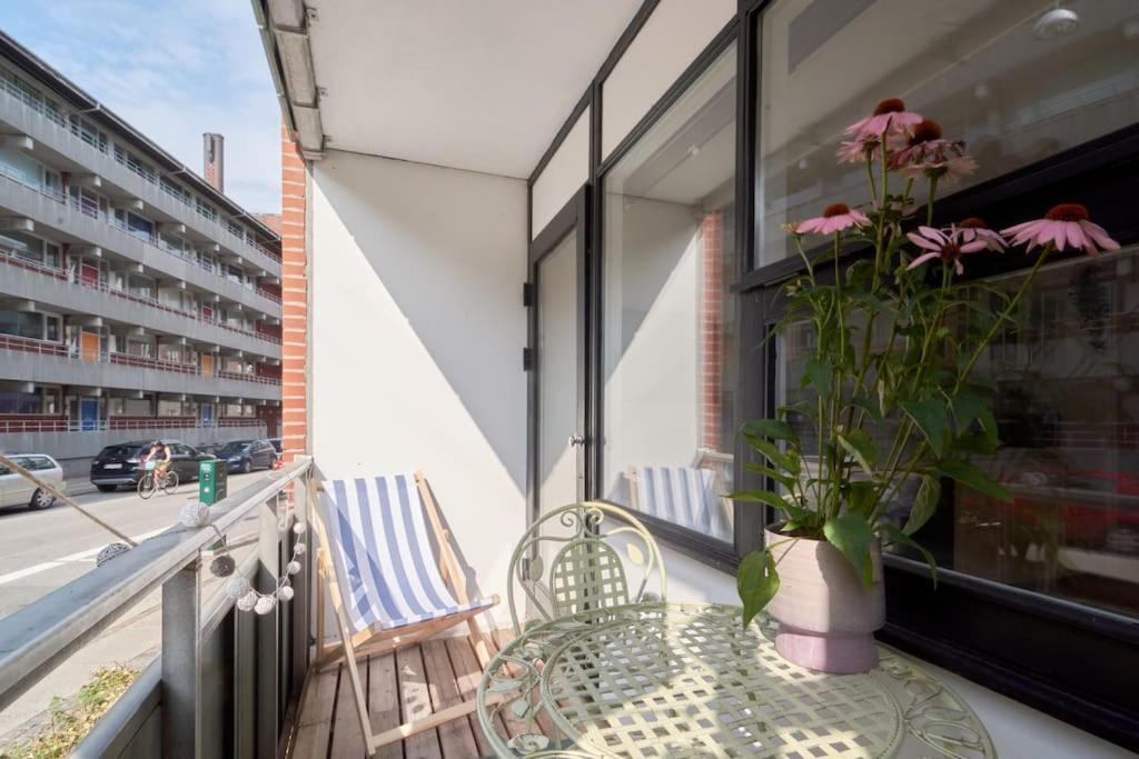 Luxury - Family Friendly - - Cozy- Balcony *